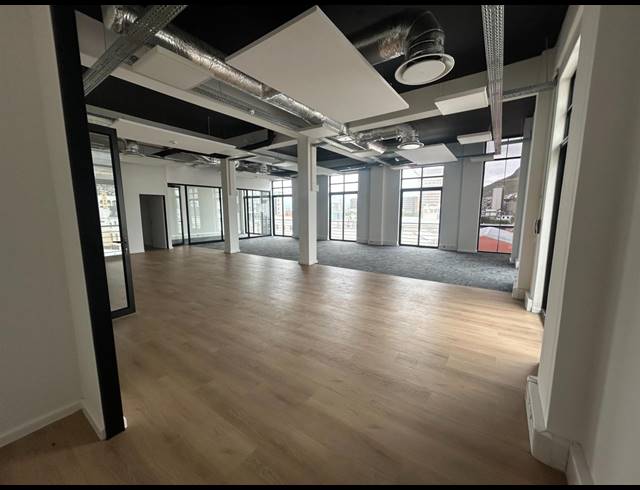 215M² BUILDING TO LET IN CAPE TOWN CITY CENTRE